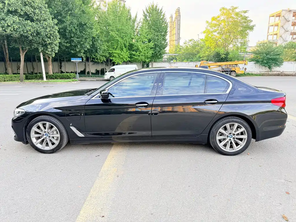BMW 5 Series New Energy — фото 8