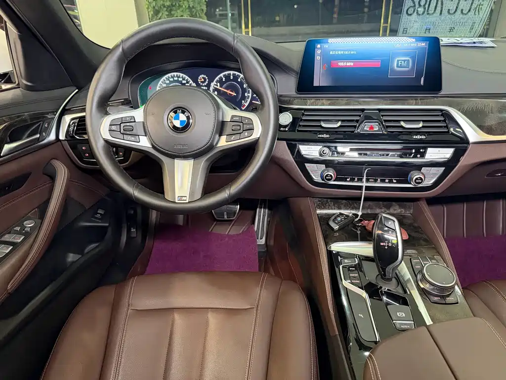 BMW 5 Series — фото 18