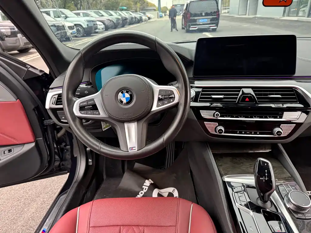 BMW 5 Series — фото 11