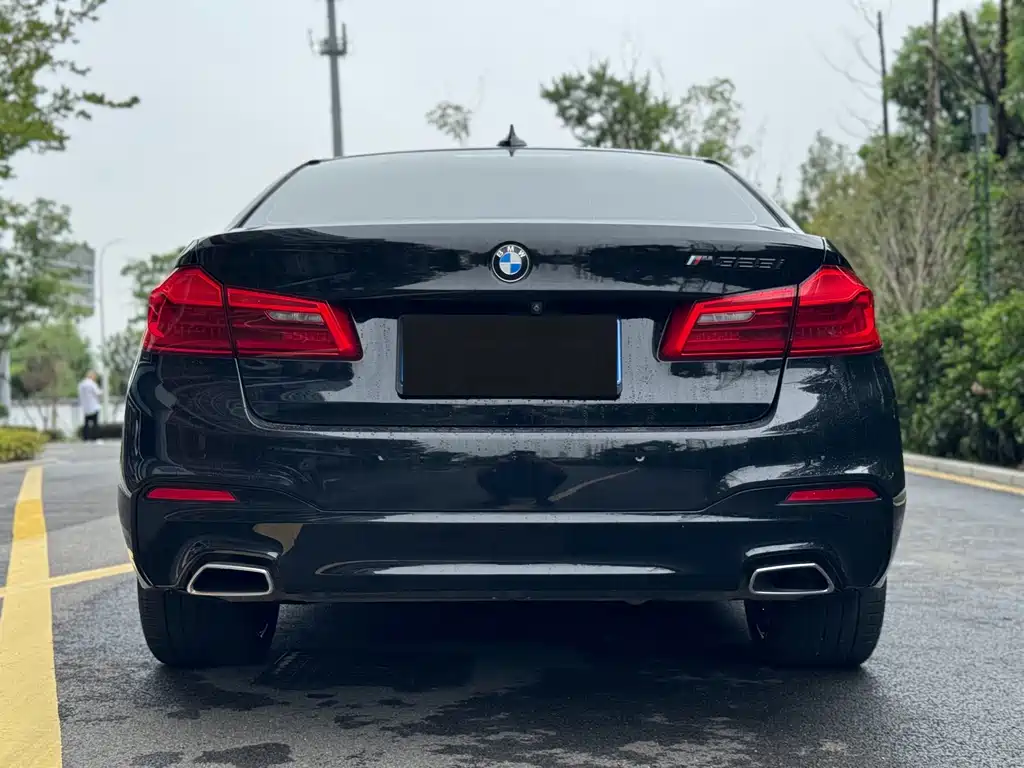 BMW 5 Series — фото 11