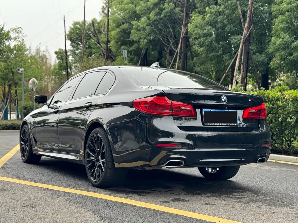 BMW 5 Series — фото 12