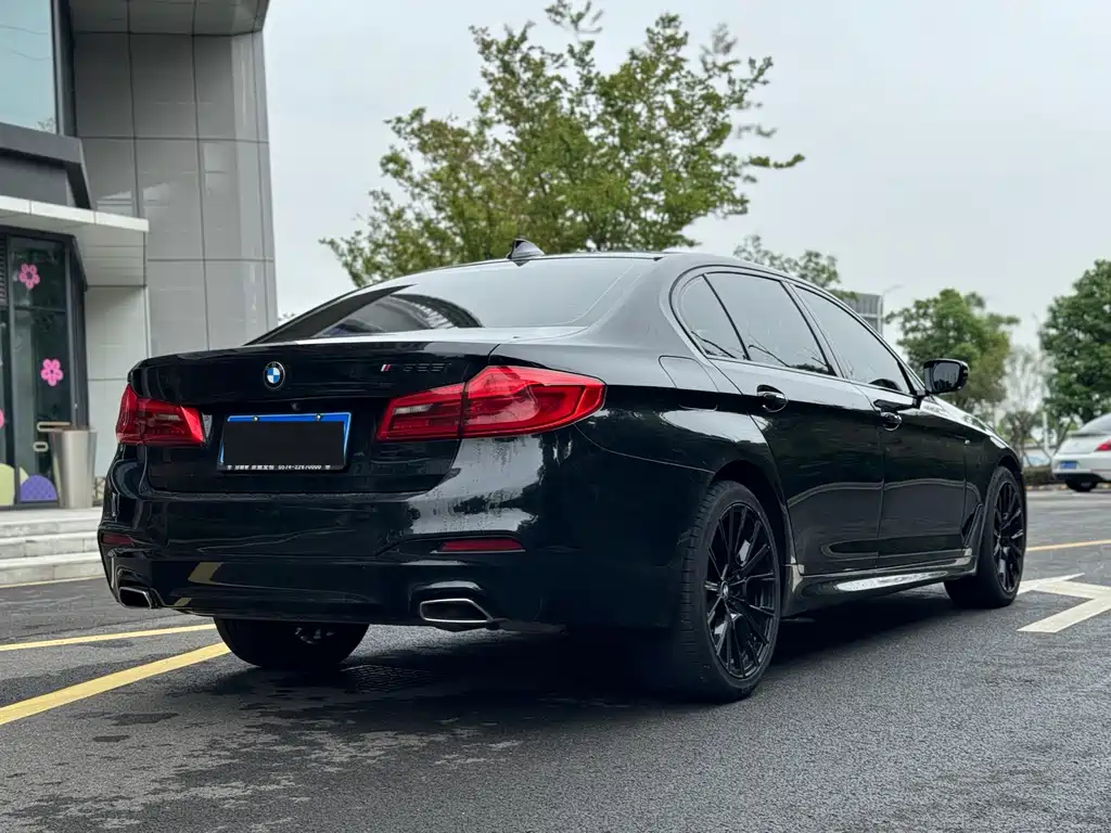 BMW 5 Series — фото 10