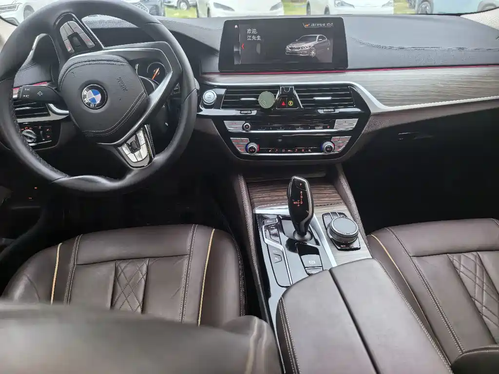 BMW 5 Series New Energy — фото 6