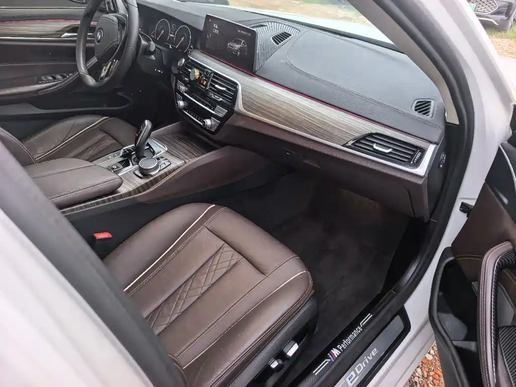 BMW 5 Series New Energy — фото 9