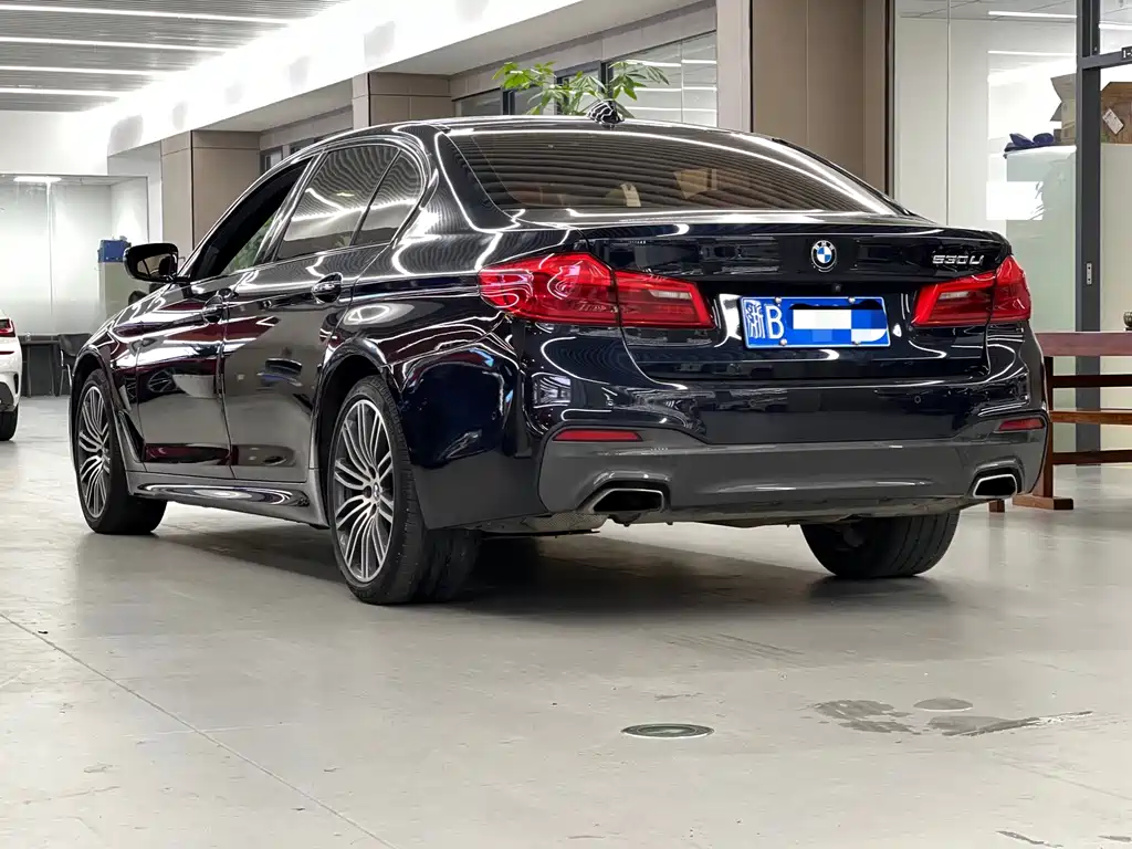 BMW 5 Series — фото 12