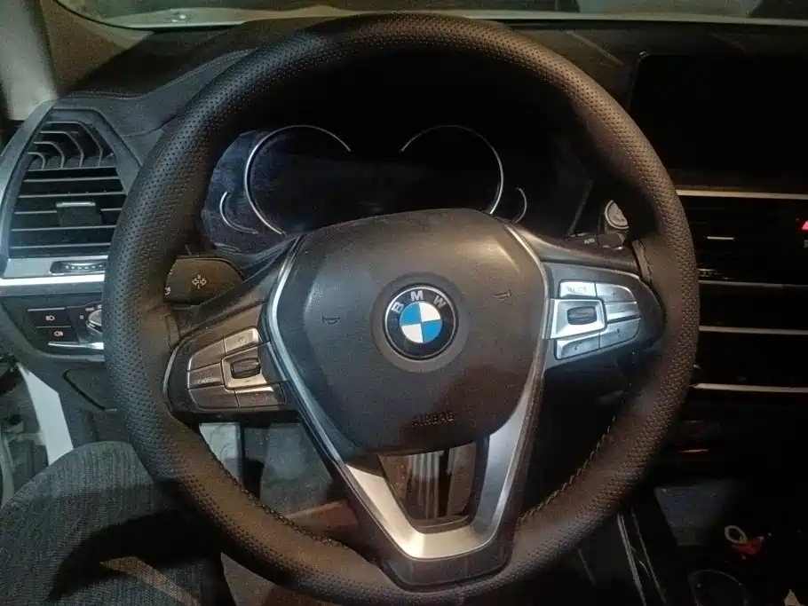 BMW X3 — фото 15