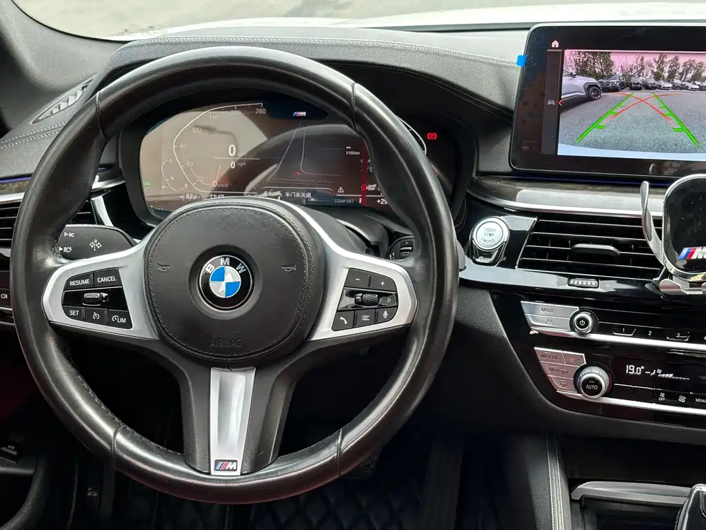 BMW 5 Series — фото 10