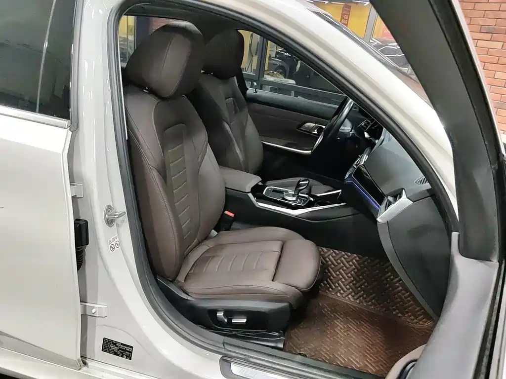 BMW 3 Series — фото 10
