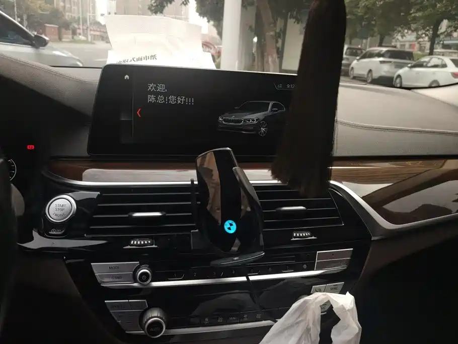 BMW 5 Series — фото 13