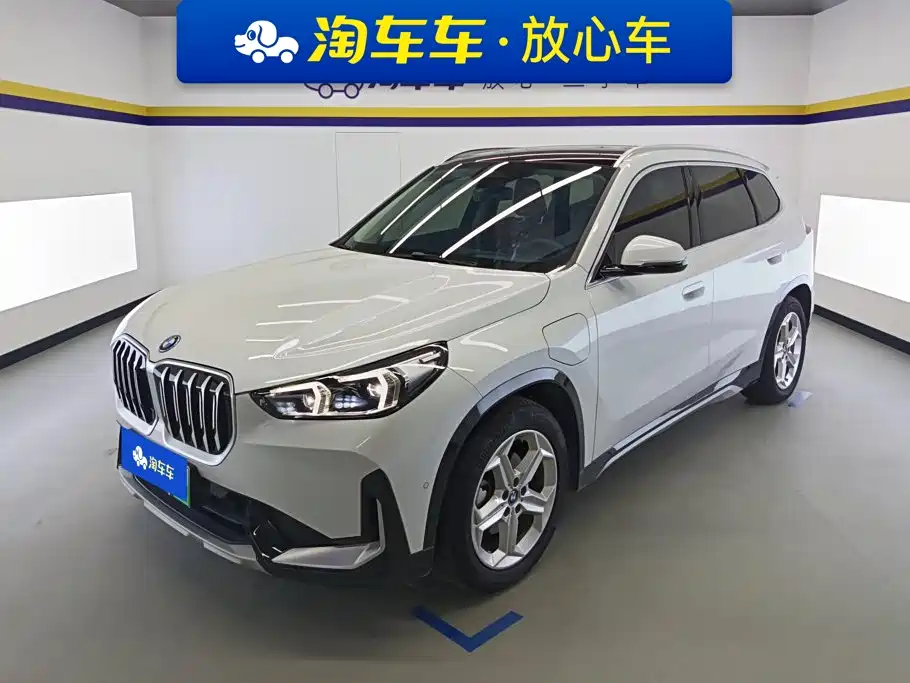 BMW iX1