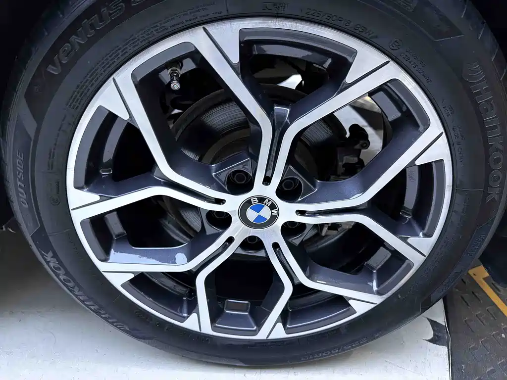 BMW X1 — фото 21
