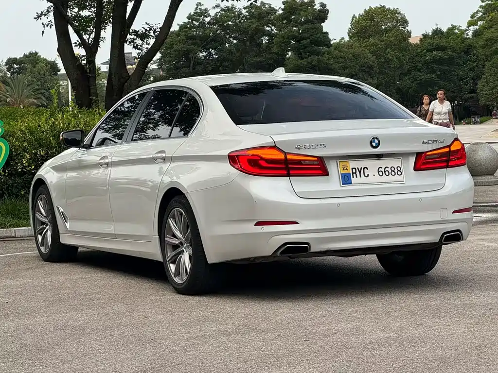 BMW 5 Series — фото 6