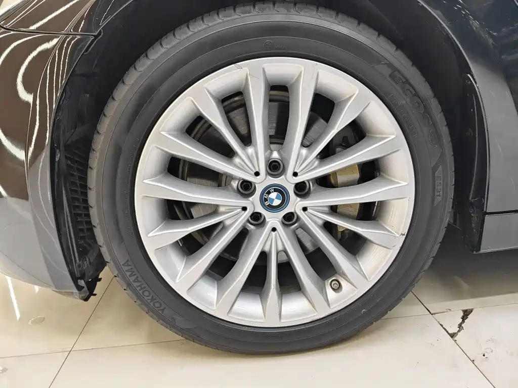 BMW 5 Series New Energy — фото 11