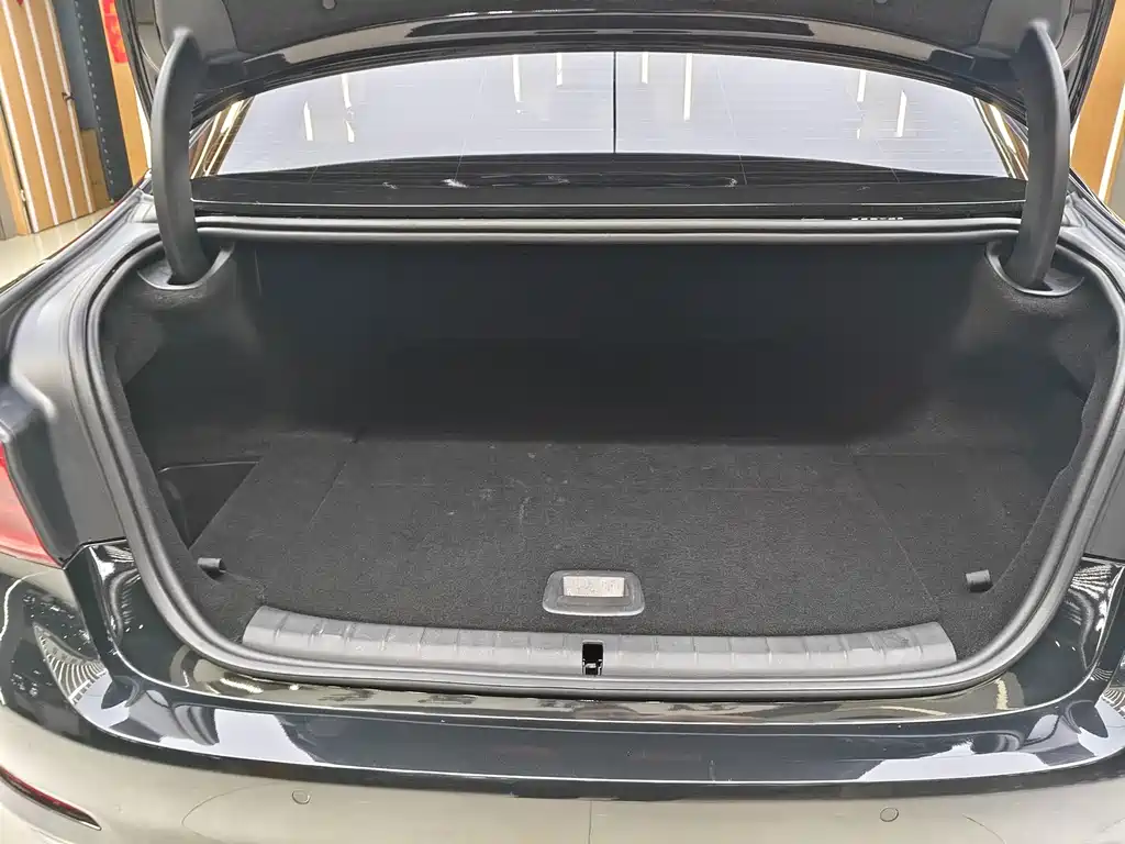 BMW 5 Series New Energy — фото 15