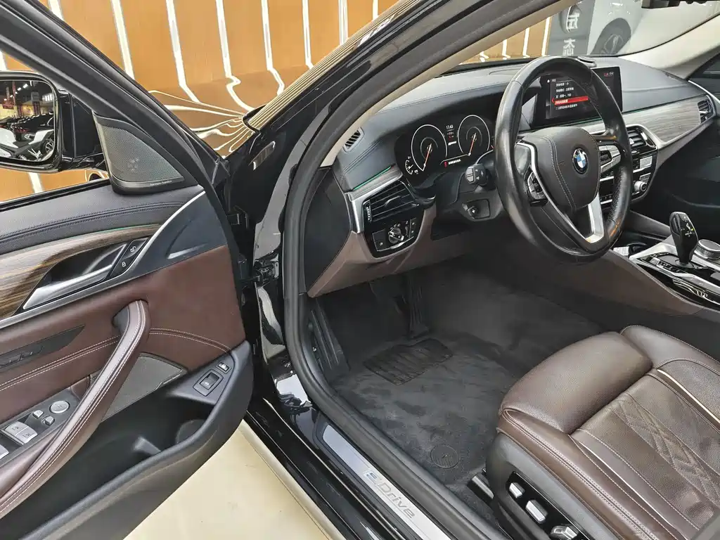 BMW 5 Series New Energy — фото 17