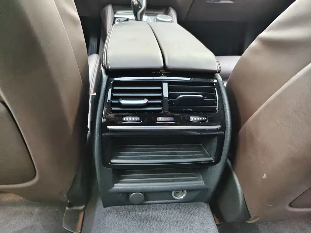 BMW 5 Series New Energy — фото 10