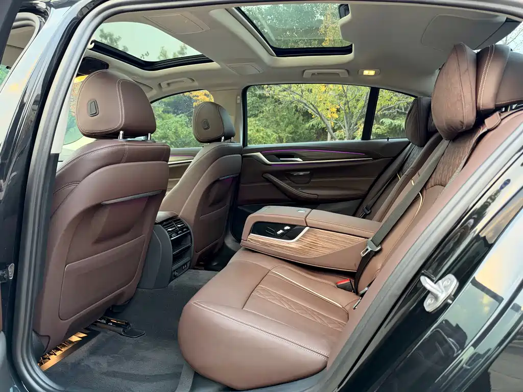 BMW 5 Series — фото 13