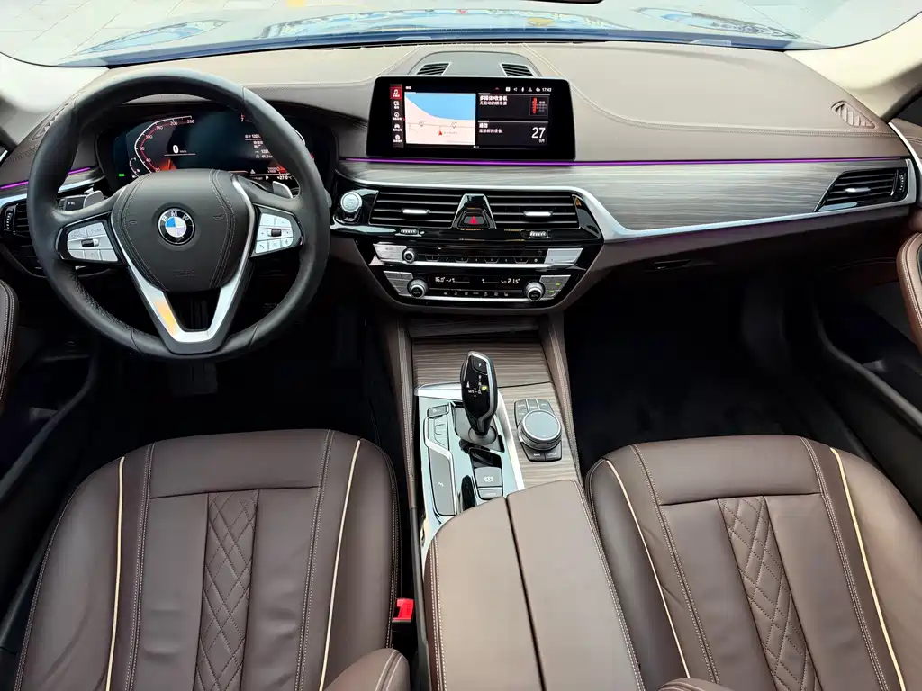 BMW 5 Series — фото 14