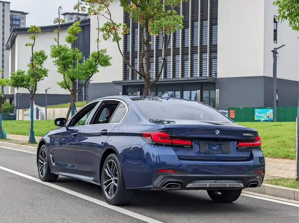 BMW 5 Series — фото 5