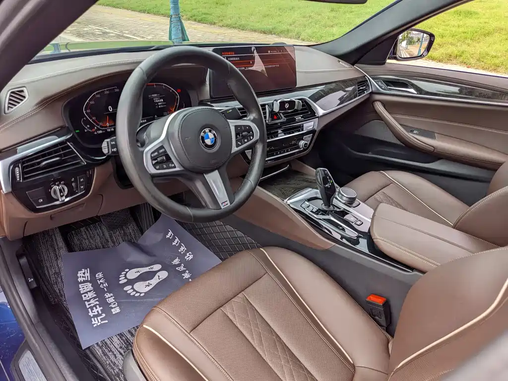 BMW 5 Series — фото 9