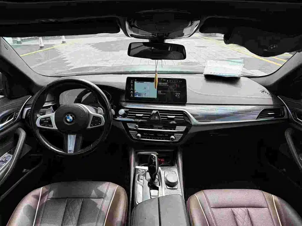 BMW 5 Series — фото 9