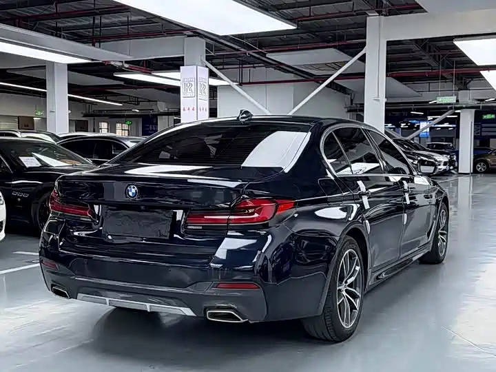 BMW 5 Series — фото 19
