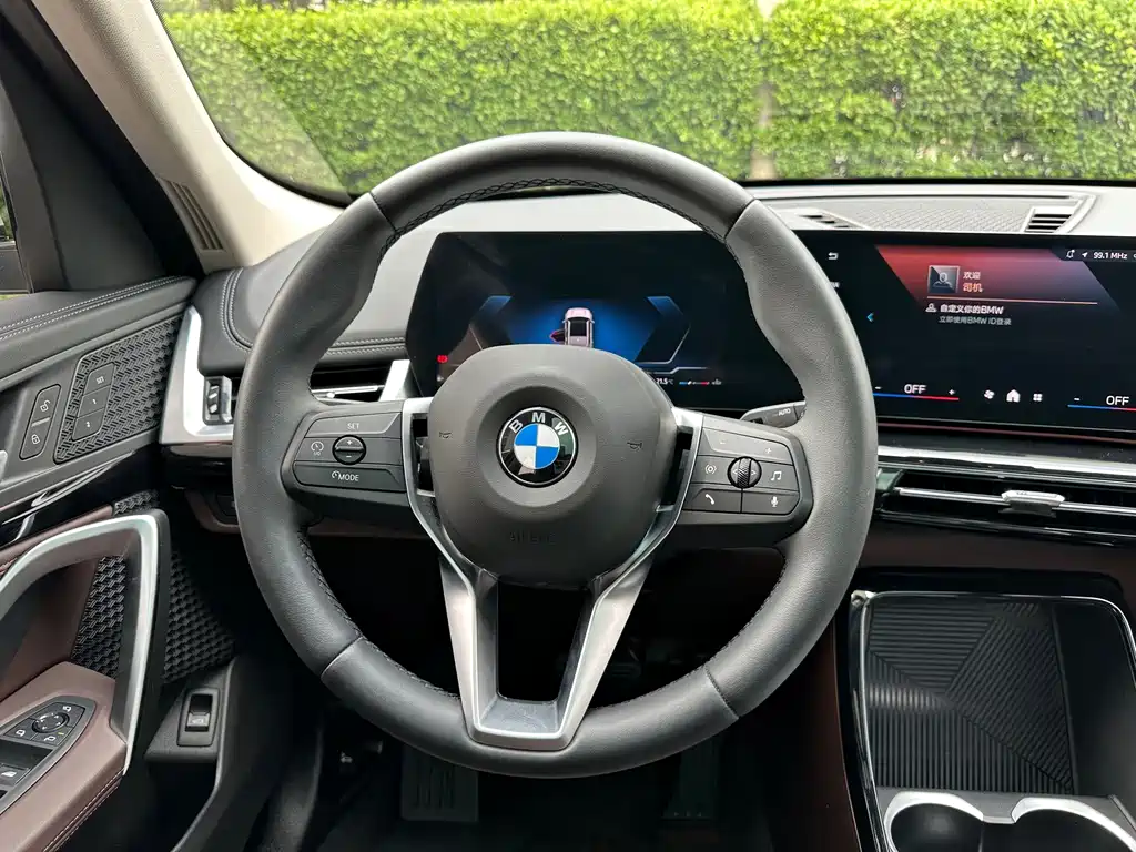 BMW X1 — фото 13