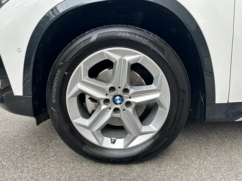 BMW X1 — фото 18