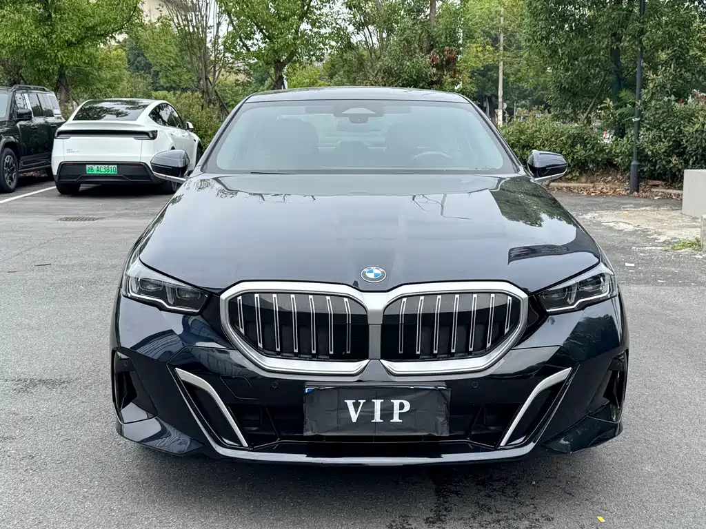 BMW 5 Series — фото 2