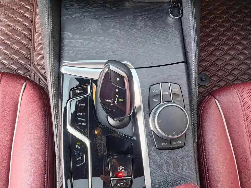 BMW 5 Series — фото 10