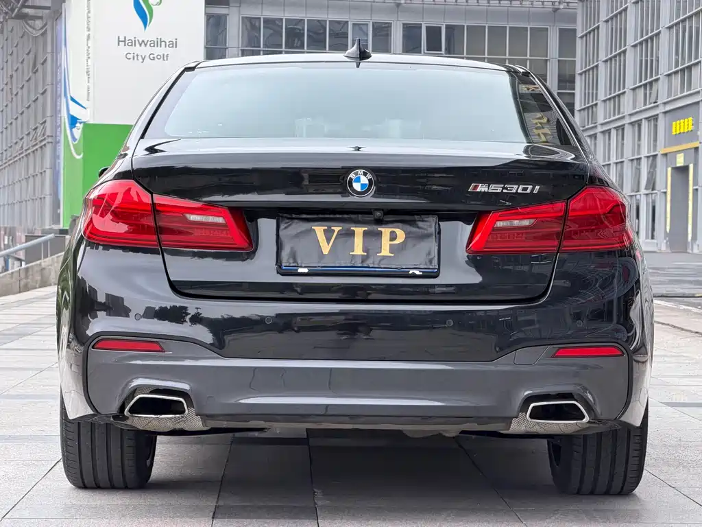 BMW 5 Series — фото 11