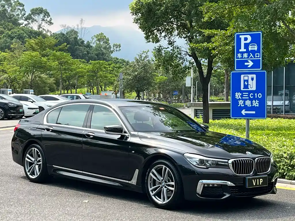 BMW 7 Series — фото 3