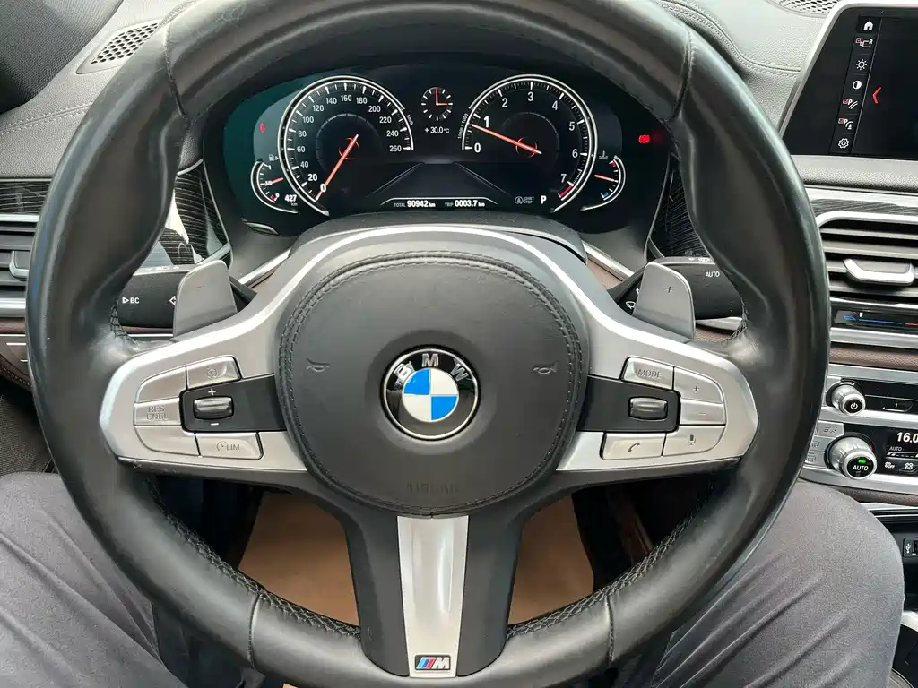 BMW 7 Series — фото 4
