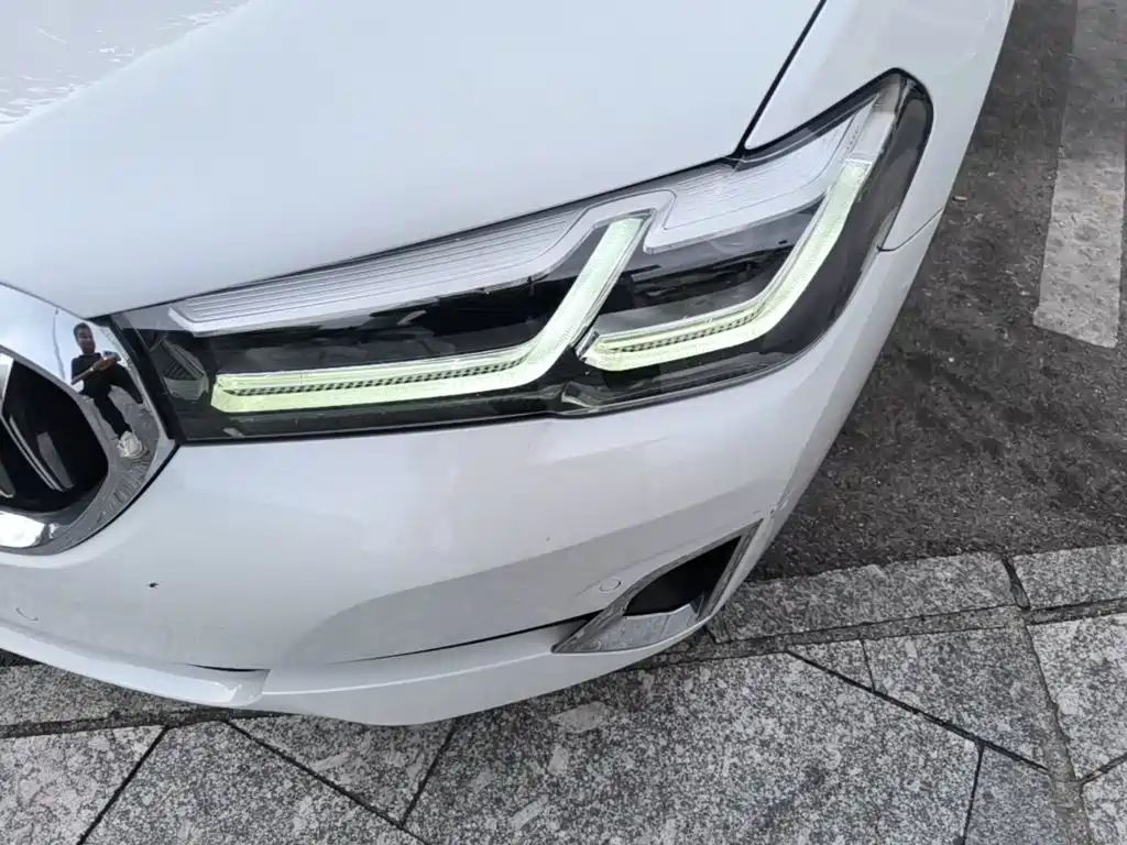 BMW 5 Series — фото 24