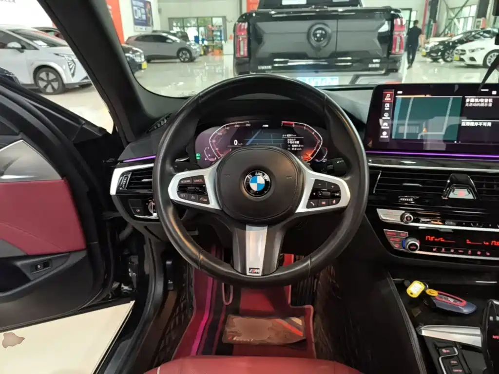 BMW 5 Series — фото 11