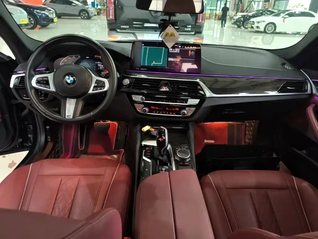 BMW 5 Series — фото 10