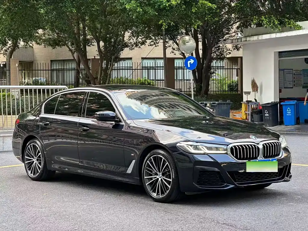 BMW 5 Series — фото 2