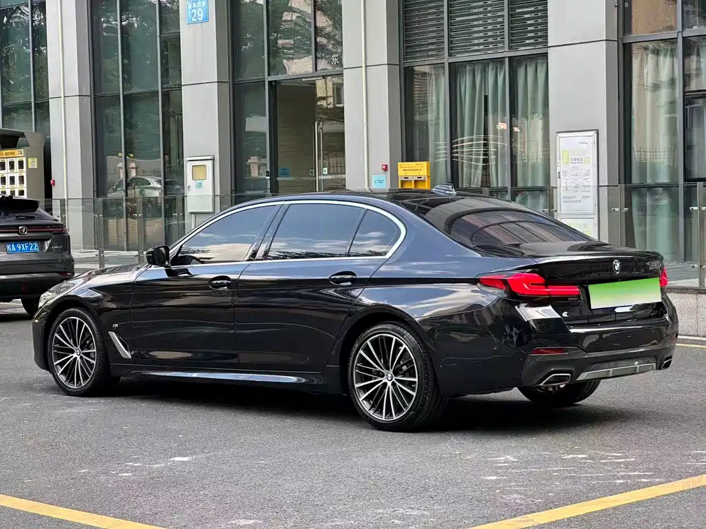 BMW 5 Series — фото 4