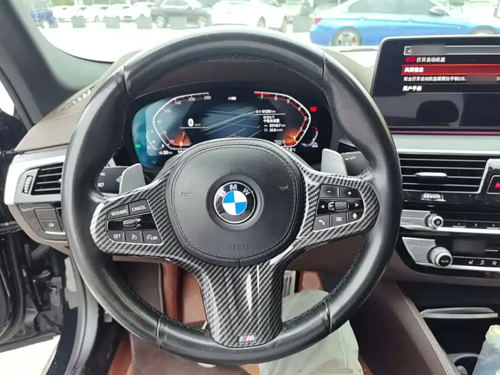 BMW 5 Series — фото 11