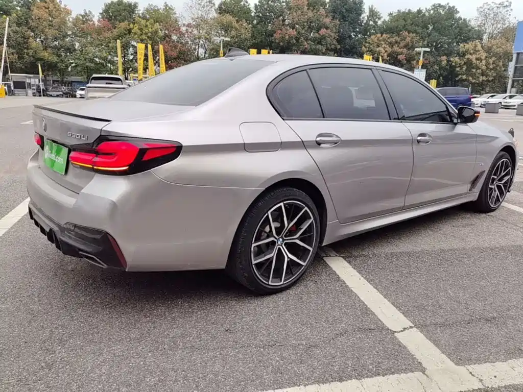 BMW 5 Series — фото 7