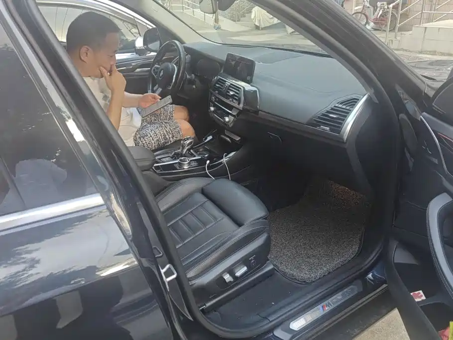 BMW X3 — фото 8