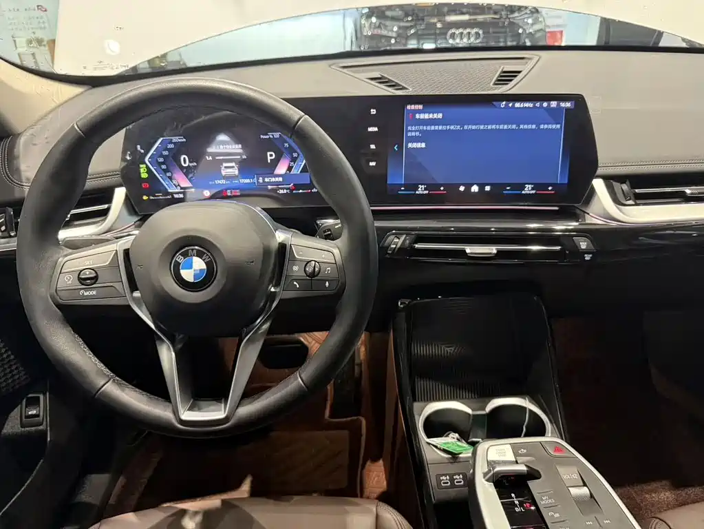 BMW X1 — фото 14