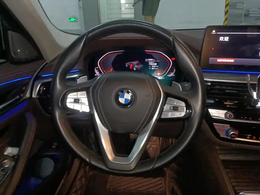 BMW 5 Series — фото 15