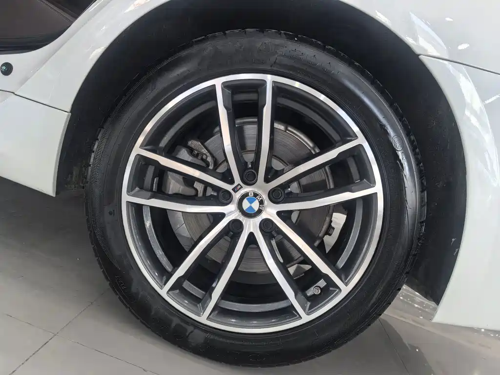 BMW 5 Series — фото 15