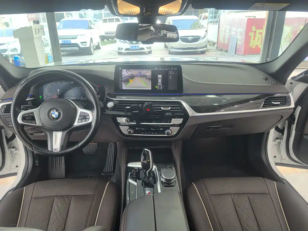 BMW 5 Series — фото 10