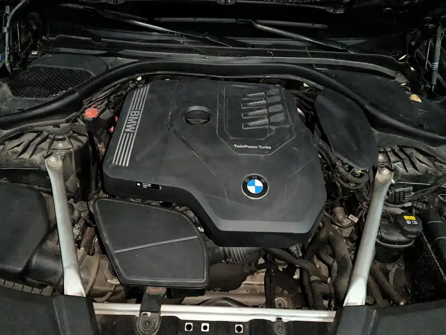 BMW 5 Series — фото 10
