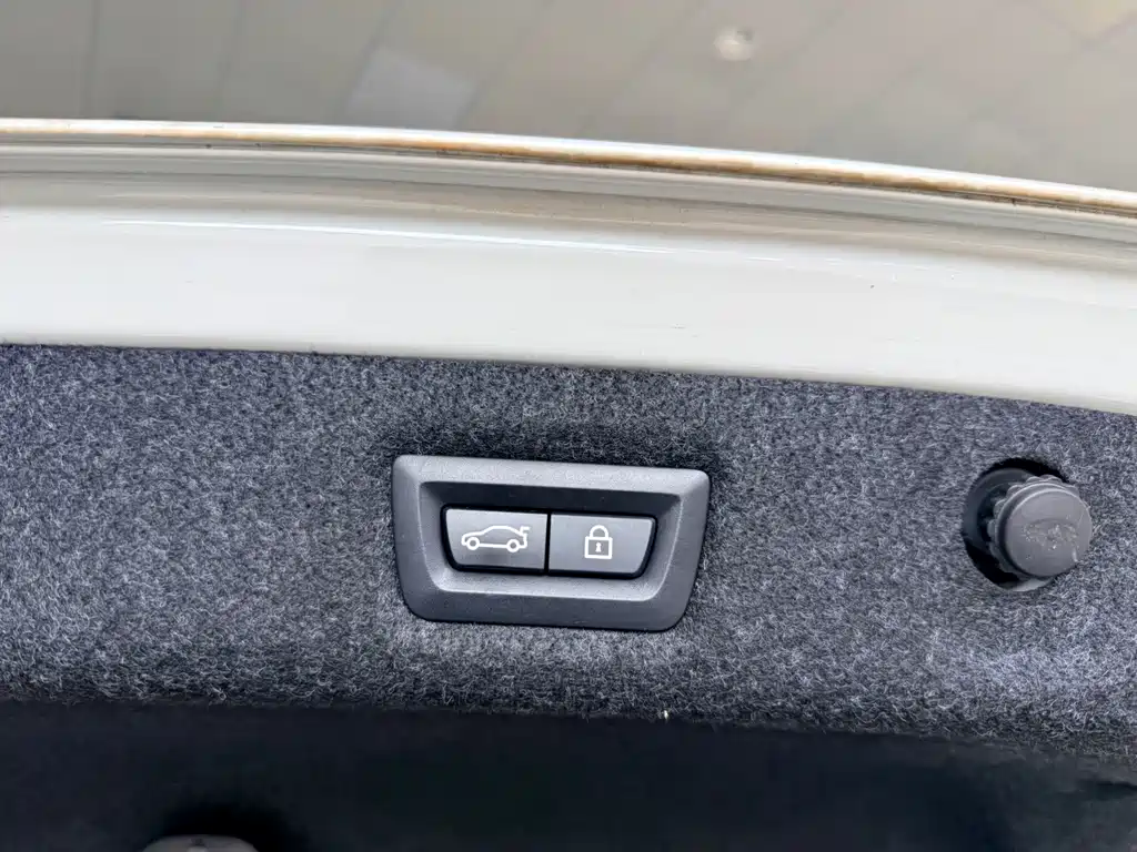 BMW 5 Series — фото 18