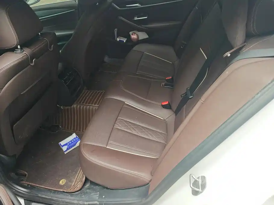 BMW 5 Series — фото 11