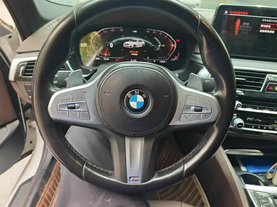 BMW 5 Series — фото 15