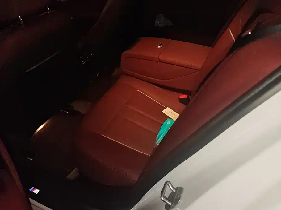 BMW 5 Series — фото 11